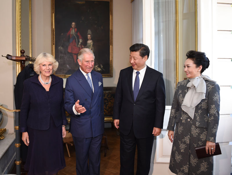 10月20日，國家主席習近平和夫人彭麗媛在倫敦會見英國查爾斯王儲夫婦。新華社記者 謝環(huán)馳 攝