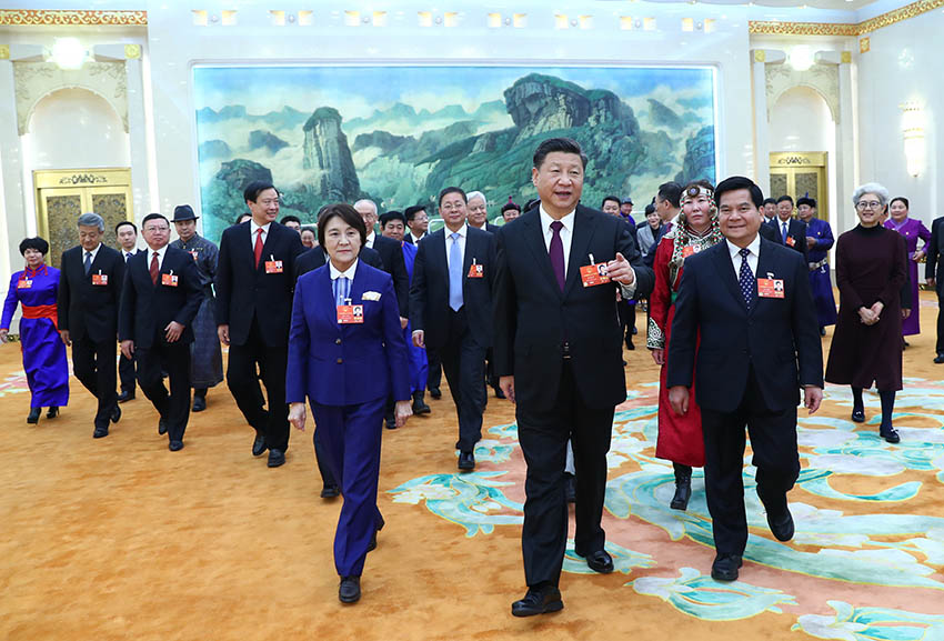 3月5日，中共中央總書記、國家主席、中央軍委主席習(xí)近平參加十三屆全國人大一次會(huì)議內(nèi)蒙古代表團(tuán)的審議。 新華社記者 謝環(huán)馳 攝